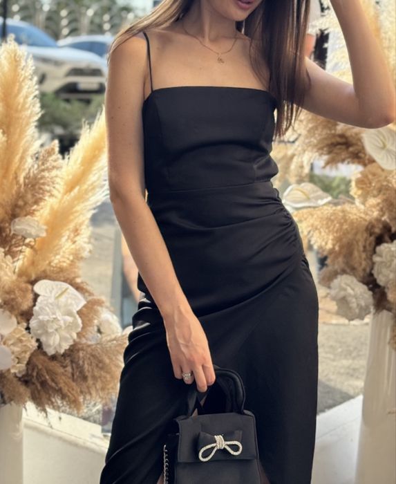 Чорна вечірня атласна сукня zara