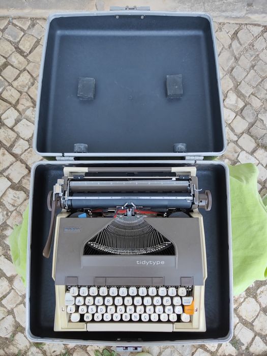 Máquina de escrever Messa Tidytype