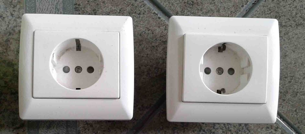 Tomadas elétricas com espelho côncavo, como NOVAS!