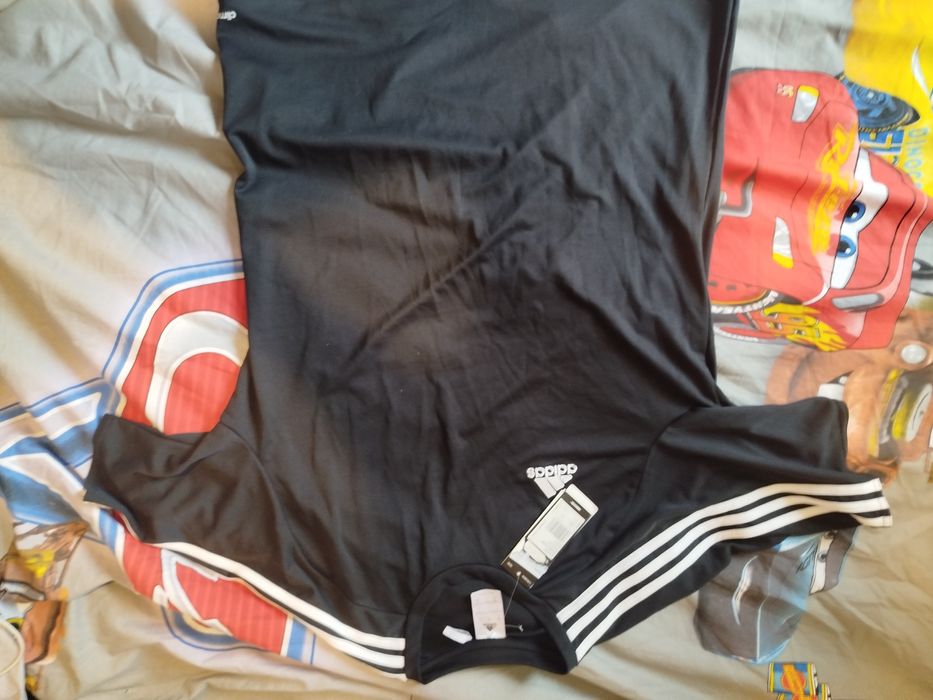 Футболка Adidas.