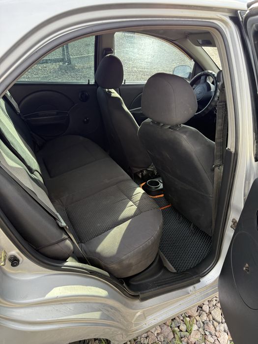 Chevrolet aveo 2005 рік 1.5 бензин