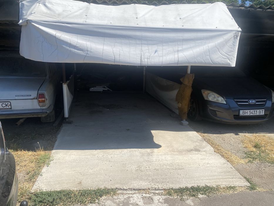 продам крытое место на стоянке с ящ Кишиневская/Днепропетровская