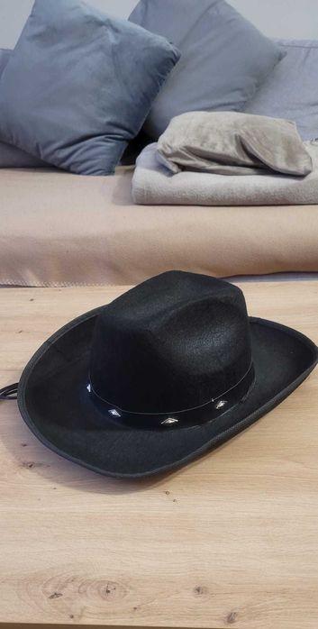 Czarny kapelusz westernowy styl Wild West, country, nowy