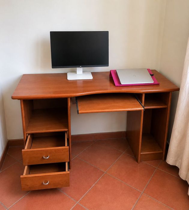 Secretária para escritório
