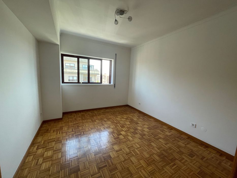 Arrendamento do apartamento T1 na Rua 4 Caminhos