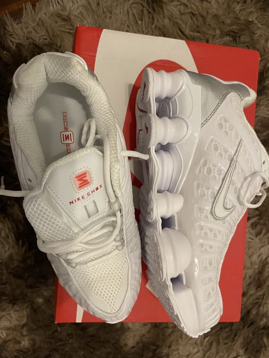 Nike Shox TL Original na cor Branco/Metallic Silver.