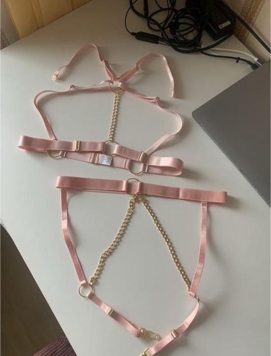 Комплект спідньої білизни з портупеями, нижня білизна