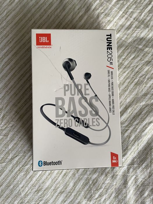 Fones Bluetooth JBL Tune 205 sem fios(com caixa original)