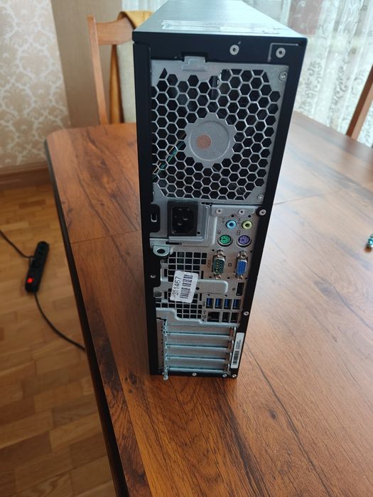 Сист. блок HP WorkStation Z220  i3-3240 на запчастини