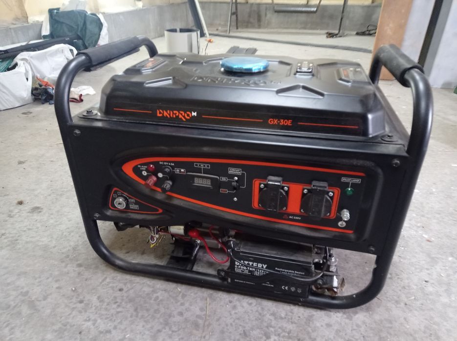 Генератор Дніпро м GX-30E