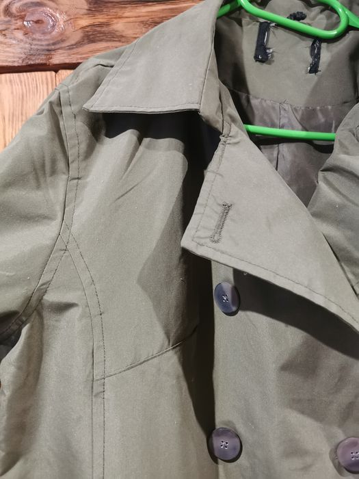 Długi płaszcz trencz na deszczowe dni 42