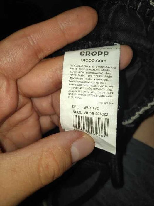 Spodnie czarne Jogger. Cropp. Rozm. W30, L32.