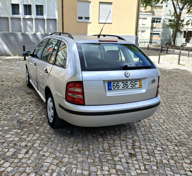 Skoda Fabia 1.4i 16v C/AC Nacional 01