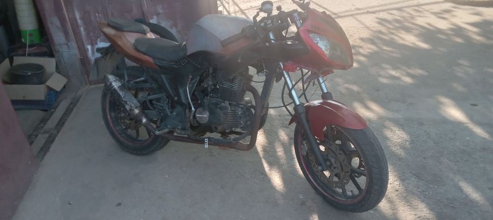 Продам мустанг 200-10