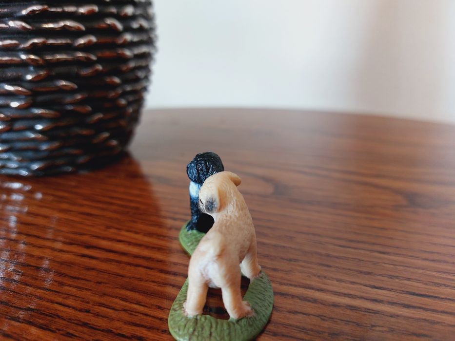 Mopsy schleich figurka.