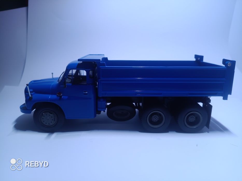 Tatra 148 S3 1:43