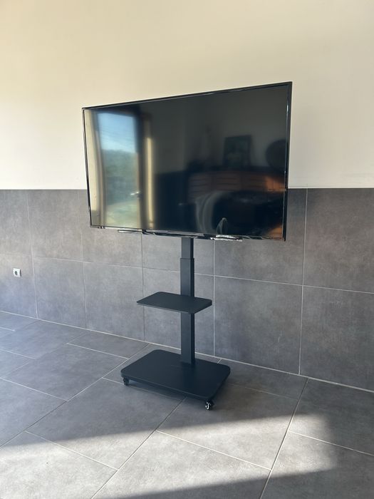 Suporte TV com rodas e rotativo