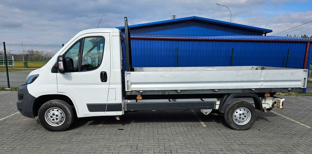 Wypożyczalnia wynajem Busów Autolaweta Lawet Bus Max 6 i 9 osobowy