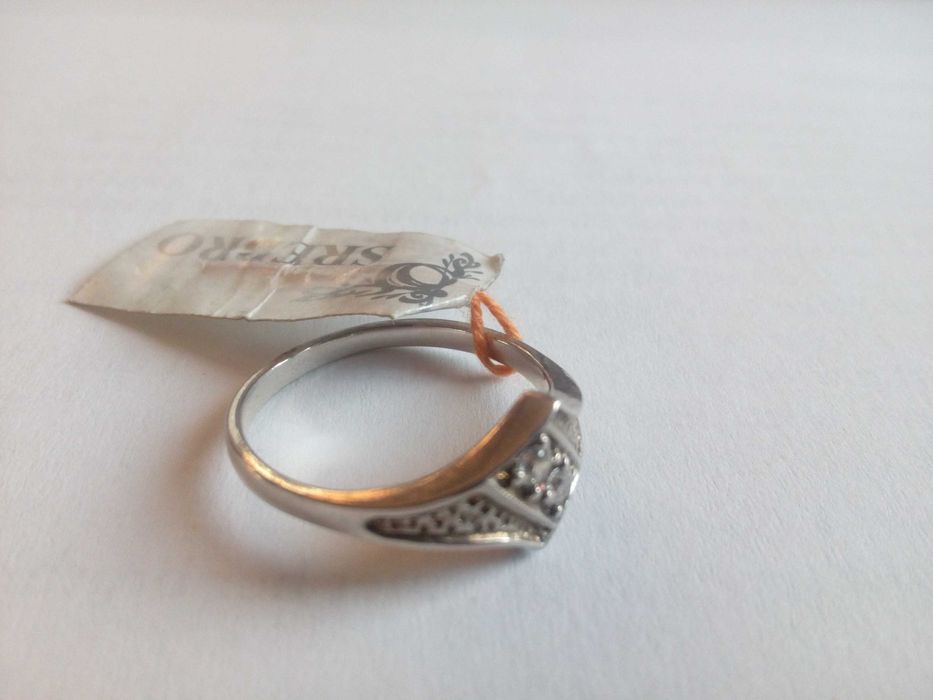 Pierścionek srebrny. Rozmiar 16.