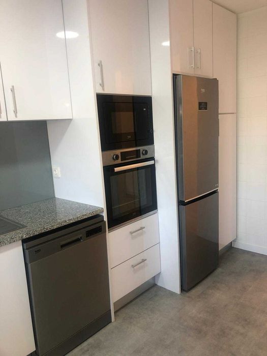 Apartamento T2 em Paços de Brandão