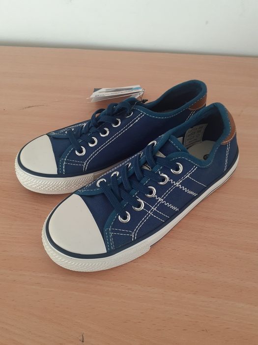 Trampki dziecięce nowe rozm 32