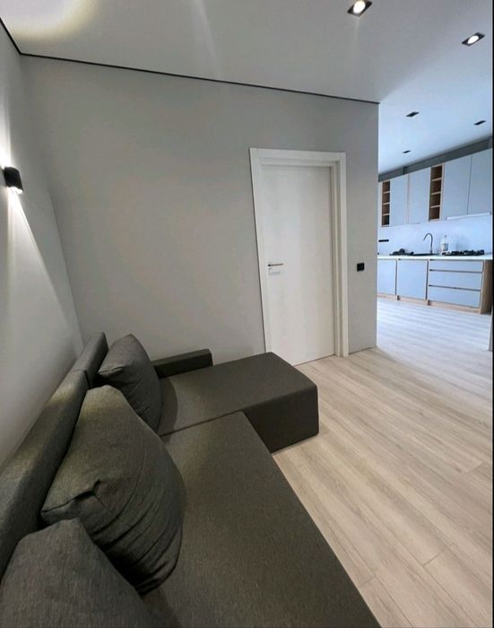 !! Вільно !!ЦЕНТР!!Паркінг!!2 кімнатна євро..Вільно з 26 січня 2026 р