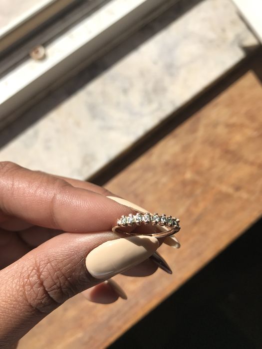Anel banhado a ouro com zirconias