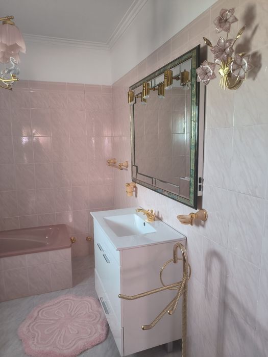 Quarto de casal para arrendamento.