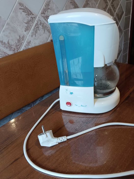 Кавоварка крапельна електрична