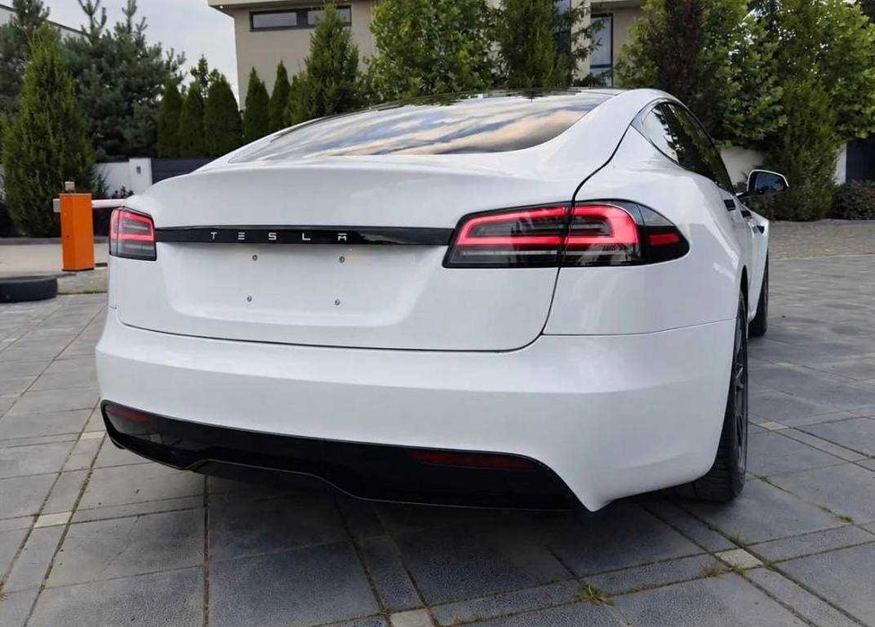 Tesla Model S 2022