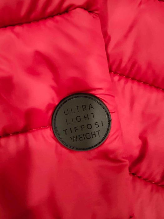 Casaco vermelho Tiffosi XL em excelente estado.