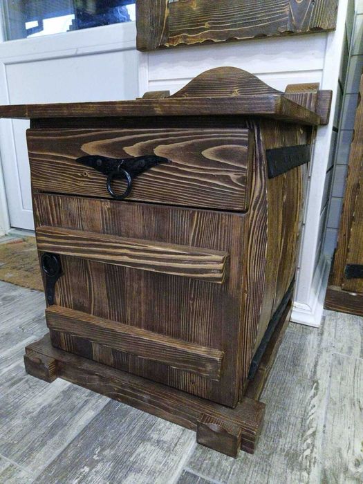 Приліжкова тумбочка, Приліжкова тумба "Бочка”