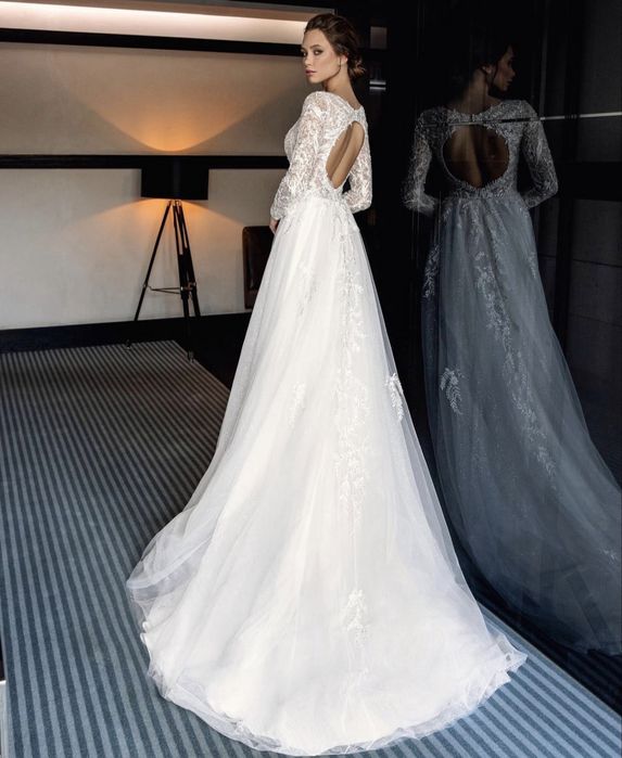 Розкішна весільна сукня в ідеальному стані Vero Bloom