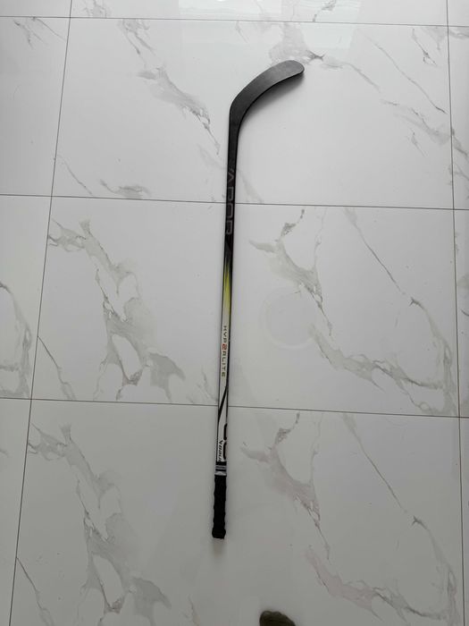 Ключка Bauer HyperLite2 P92/30 flex з Rocketgrip (на ліву сторону)