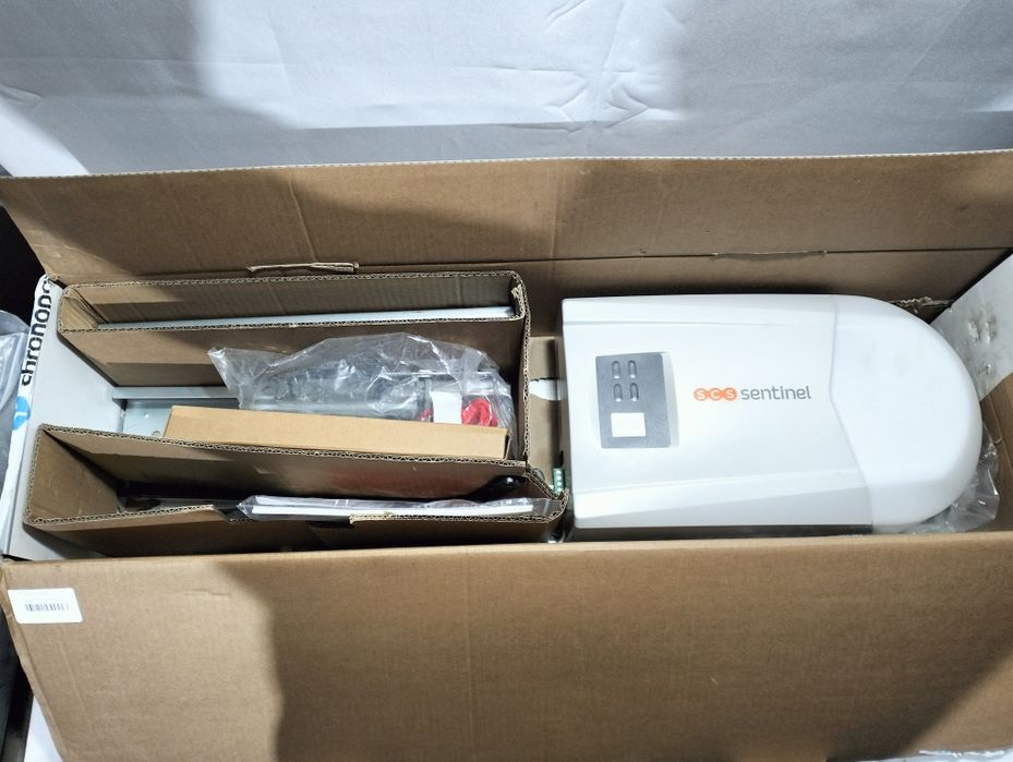 napęd do bram garażowych firmy SCS Sentinel.