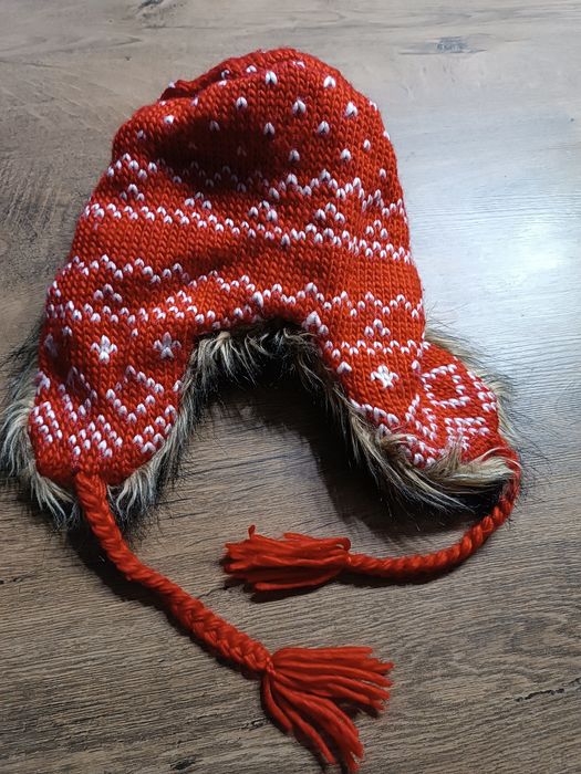 Нова Шапка  ушанка для дівчат