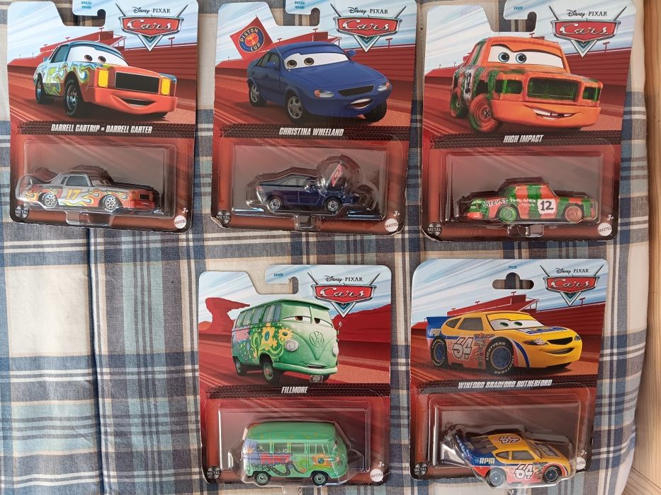 6 carros e 1 Helicóptero Disney Pixar cars novos