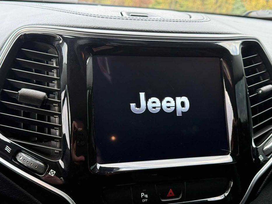 Продам Jeep Cherokee