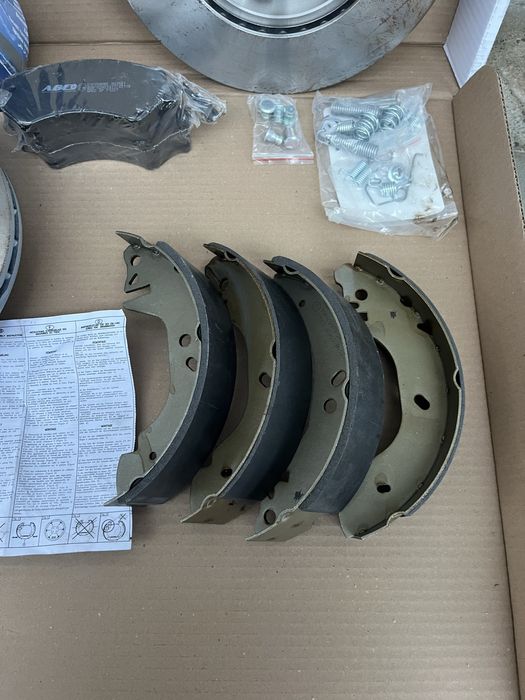 Продається тормозні диски, колодки комплектом!!!