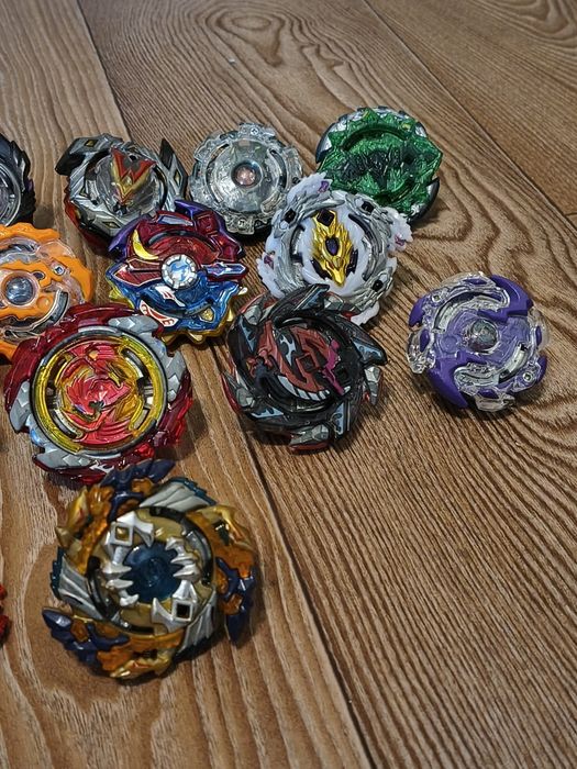 Іграшки Beyblade