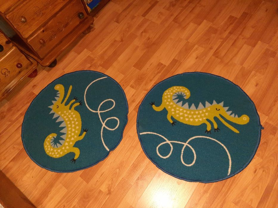 Vendo 2 tapetes criança