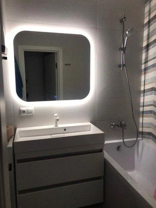 Влагостойкое зеркало с LED подсветкой в ванную. Дзеркало з підсвіткою.