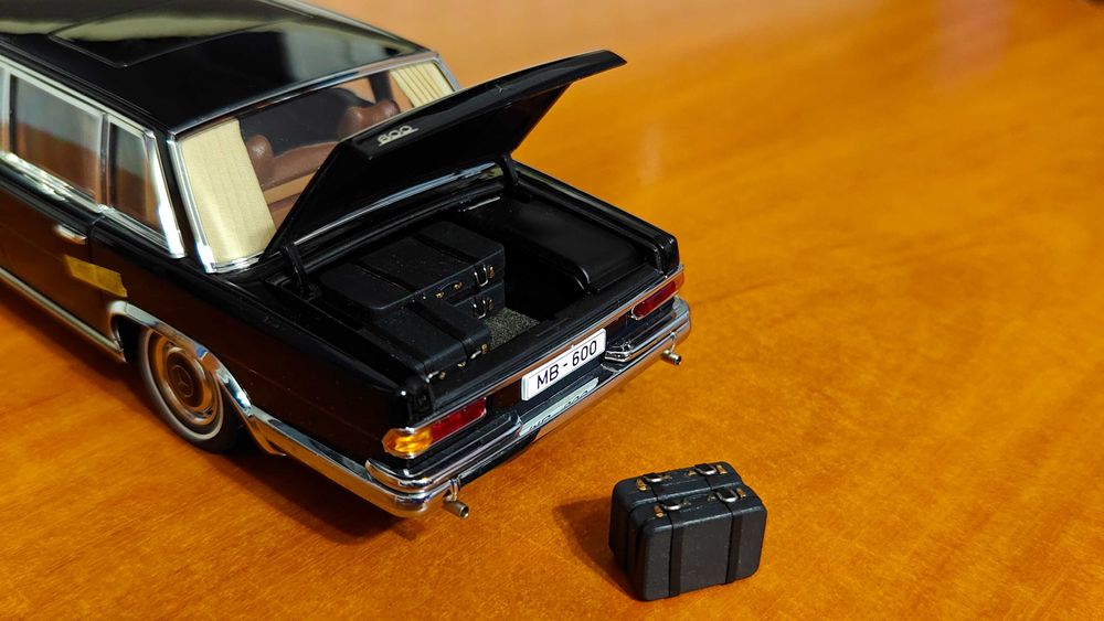 Model Mercedes-Benz 600 Pullmann LWB AutoArt 1:18 bardzo rzadki