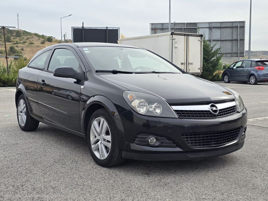 Opel Astra GTC SPORT 1,3 CDTI Coupé 2300€ — photo 2