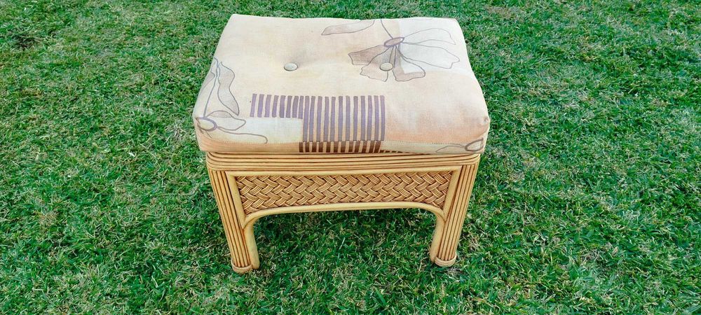 Conjunto Mesinha de estar/jardim c/ 4 bancos