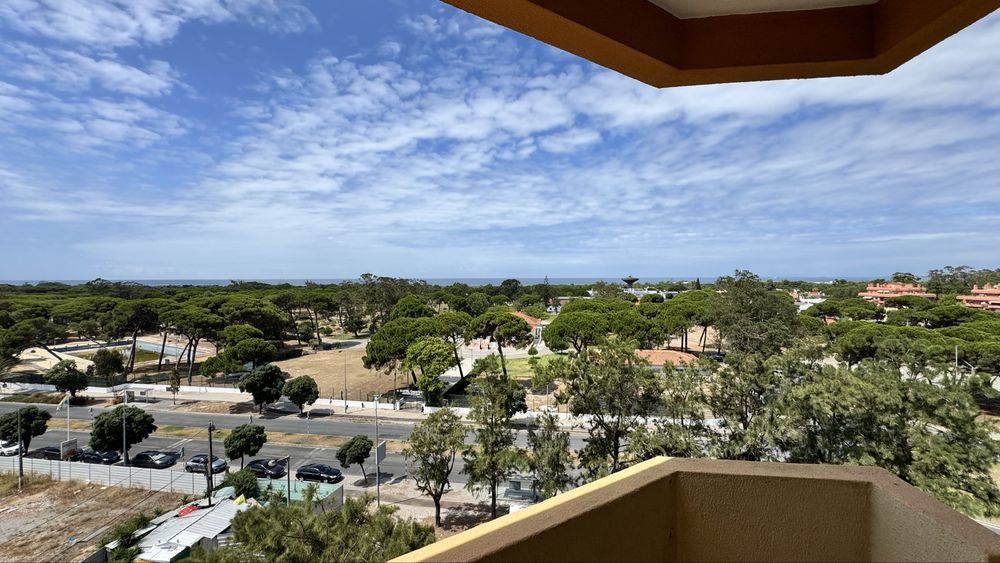 Excelente T1 com Vista de Mar em Santo António da Caparica! T1 Mobilado e Equipado