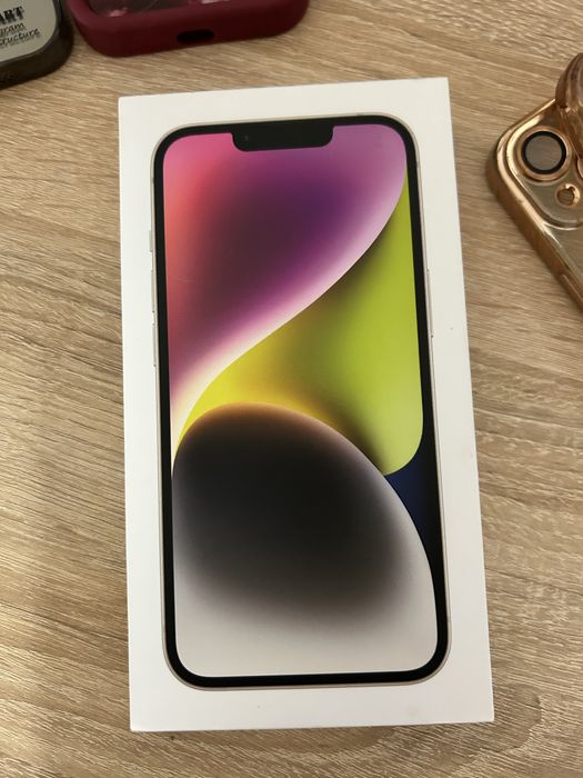 iPhone 14 128 GB – stan idealny wizualnie + pudełko, kabel i 4 etui!