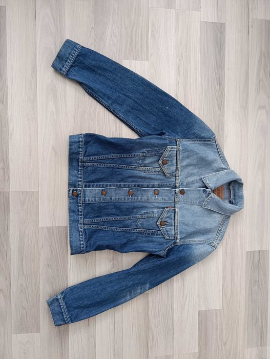 Куртка джинсова жіноча LEVIS розмір М