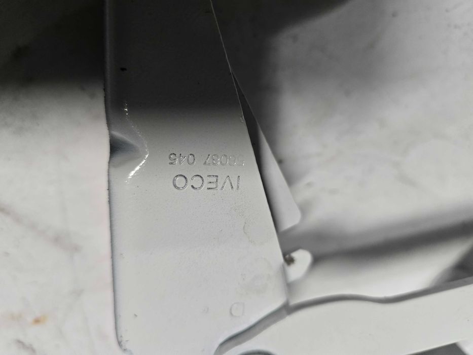 zawias maski Iveco Daily 06-14