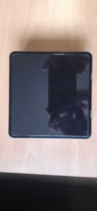 Intel NUC i5  + 8gb RAM + 256gb SSD NVMe + 500gb SATA